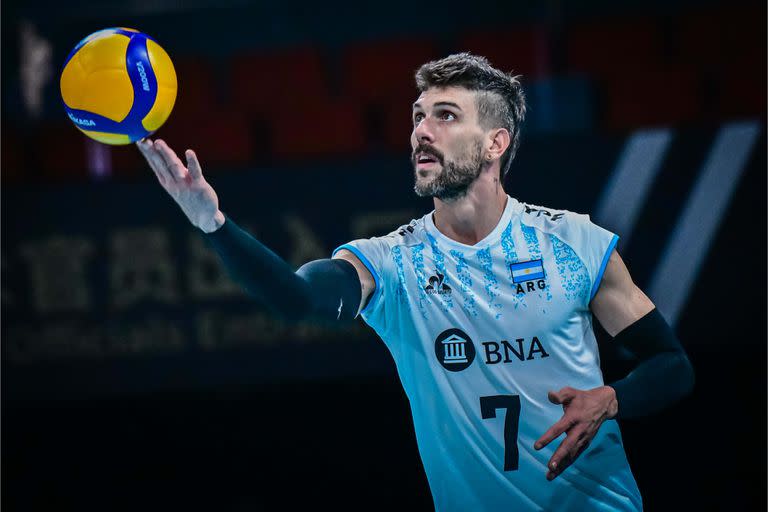 Facundo Conte es una de las máximas figuras de la selección argentina de vóleibol, que busca una medalla en Santiago 2023