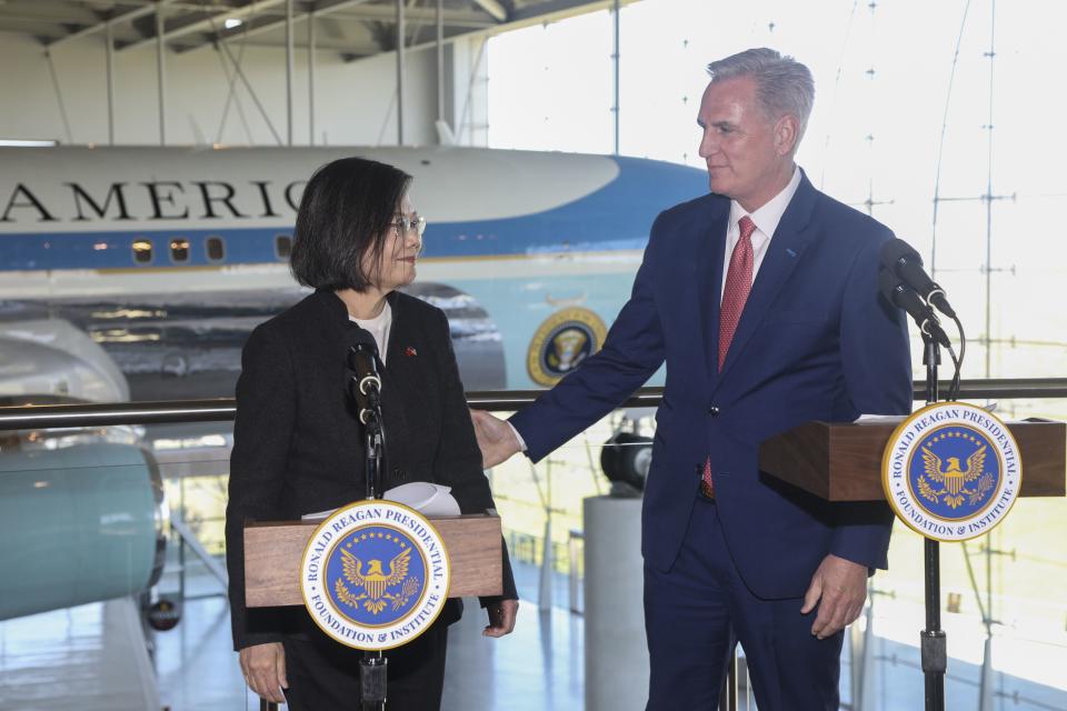 House Speaker Kevin McCarthy, R-Calif., right, and Taiwanese President Tsai Ing-wen deliver statements to the press at the Ronald Reagan Presidential Library in Simi Valley, Calif.