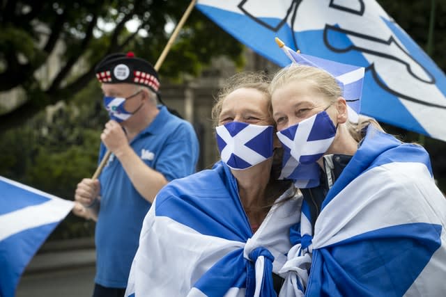 Independence campaigners in Edinburgh