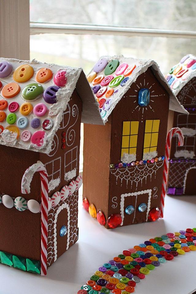 Cricut Felt Gingerbread House Ornaments - Cutesy Crafts