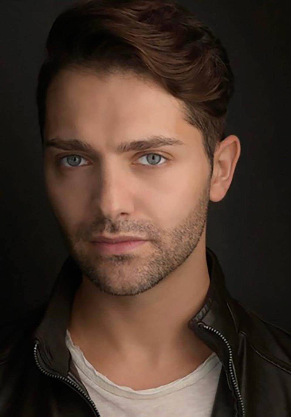 Michael Raver plays the main character in Mark Harelik’s “The Immigrant” at the Sarasota Jewish Theatre.