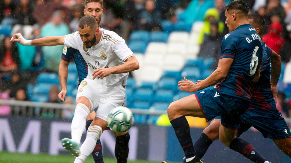 Karim Benzema scored two goals in Real Madrid's win over Levante.