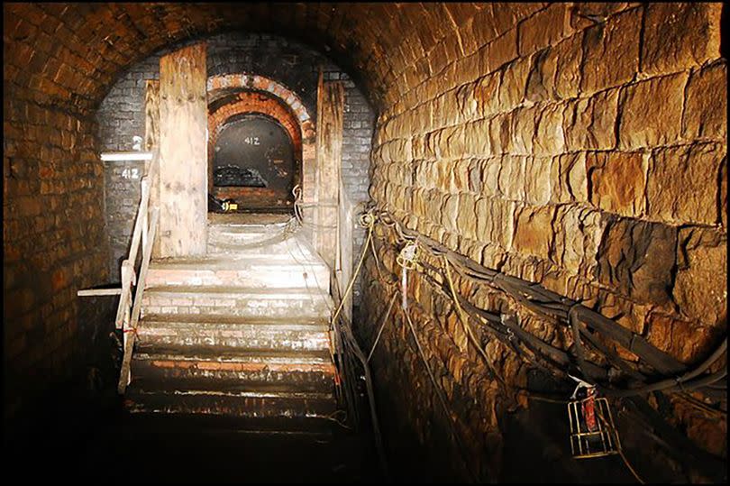 Standedge Tunnel connecting passage. -Credit:cc-by-sa/2.0 - © philld - geograph.org.uk/p/1410625