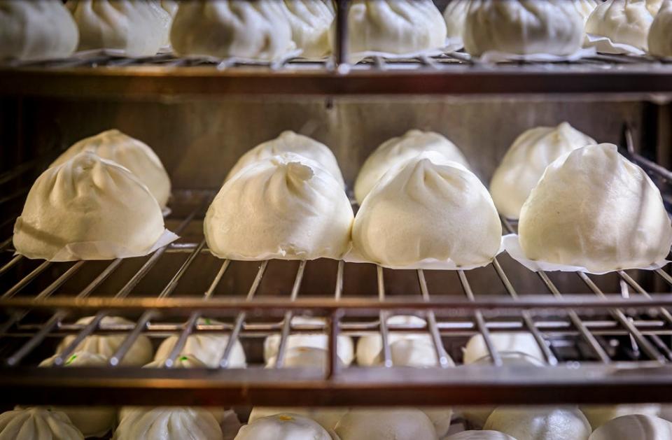 Dumplings warming at Telok Ayer Market hawker centre in Singapore (Getty Images/iStockphoto)