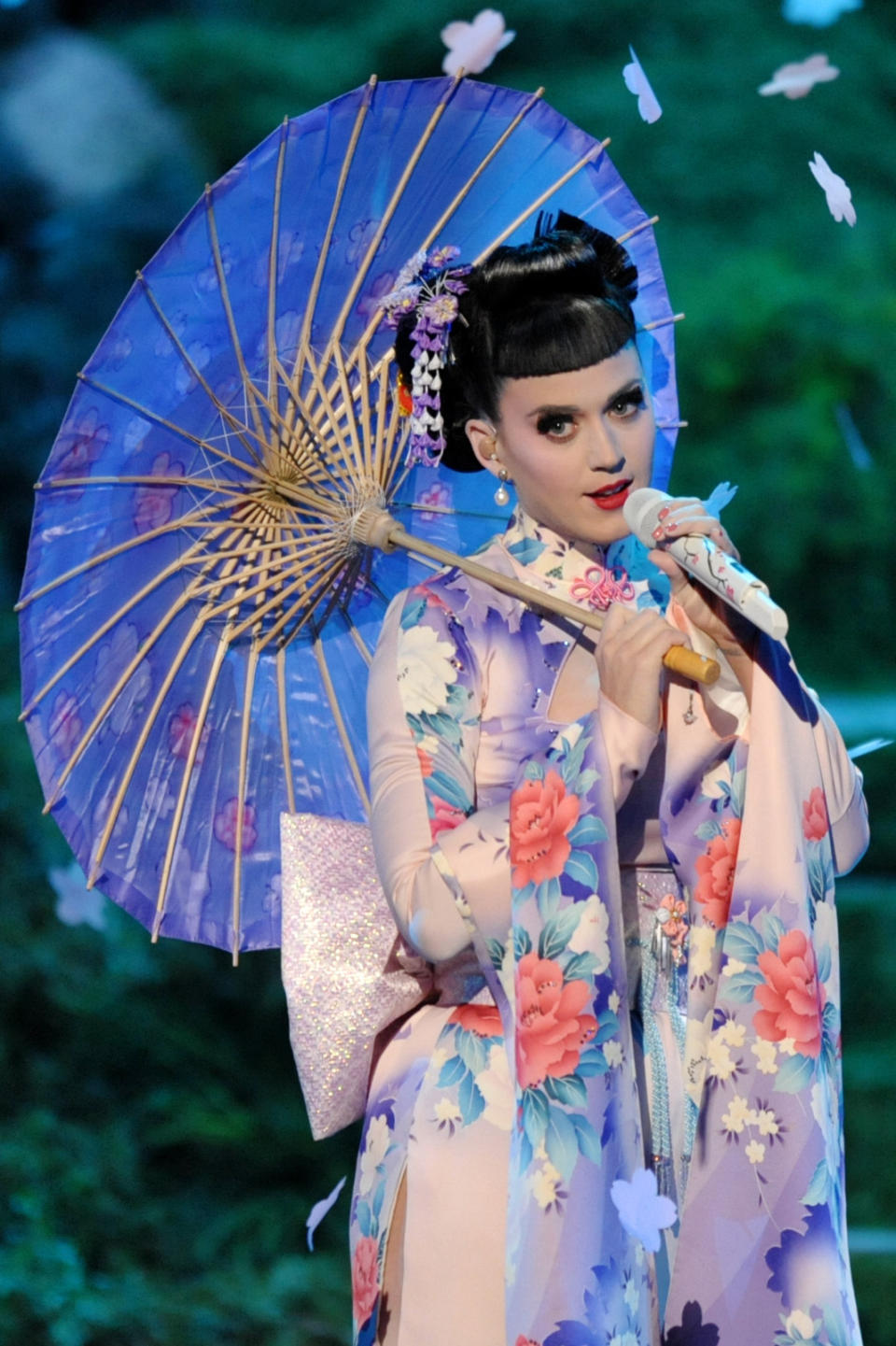 Katy Perry performs on stage at the American Music Awards at the Nokia Theatre L.A. Live on Sunday, Nov. 24, 2013, in Los Angeles. (Photo by John Shearer/Invision/AP)