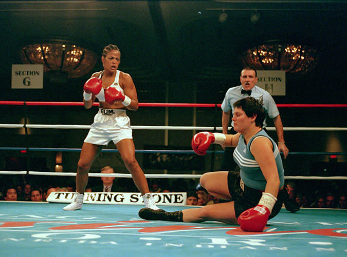 1999: Laila Ali Makes Her Pro Boxing Debut