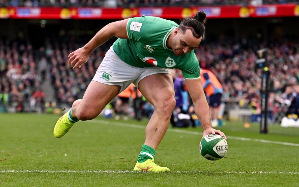 ames Lowe of Ireland scores his team's second try