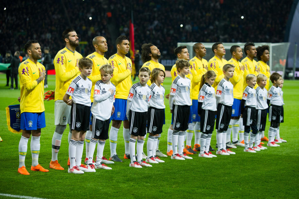 <p>Bronze geht an Gruppe E, in der Brasilien, Schweiz, Costa Rica und Serbien ums Weiterkommen kämpfen. Während Costa Rica auf der Werteskala der WM-Teams eher am unteren Ende bewegt, Schweiz und Serbien im Mittelfeld stehen, punktet Brasilien natürlich mit einem extrem hohen Wert. Das Gastgeberland aus 2014 ist satte 981 Millionen Euro wert und damit das drittwertvollste Team der Weltmeisterschaft. </p>