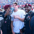 <p>The actor is out promoting his upcoming movie but couldn’t resist a selfie with some servicemen. “Quick trip to Charlotte yesterday to kick off the #CocaCola600 and debut the trailer for @loganluckymovie. #LoganLucky #memorialday,” he wrote. (Photo: <a rel="nofollow noopener" href="https://www.instagram.com/p/BUsctDIjjor/?hl=en" target="_blank" data-ylk="slk:Channing Tatum via Instagram;elm:context_link;itc:0;sec:content-canvas" class="link ">Channing Tatum via Instagram</a>) </p>