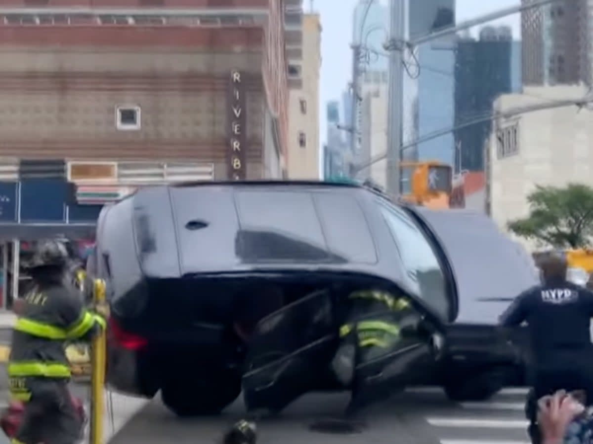 A firefighter was injured while stabilising vehicles after a crash in New York (Screenshot / CBS New York)