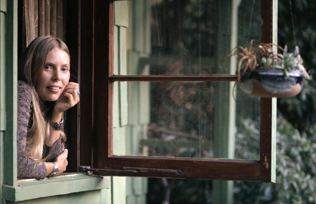 Henry Diltz' iconic shot of Joni Mitchell (Picture: Henry Diltz)