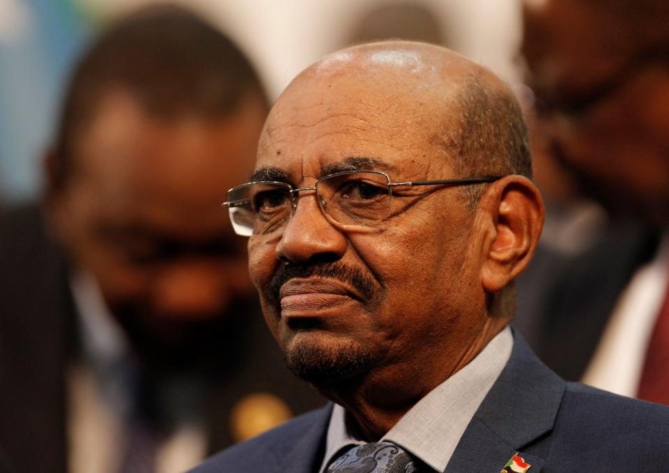 El exdictador Al Bashir vive protegido por el Ejército cinco años ...