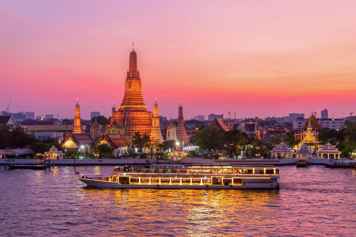 À la 15e place : Bangkok. Grâce à son savant mélange d’activités culturelles, sa multitude de sites historiques et religieux, sa vie nocturne, ses centres commerciaux XXL, ses loisirs pour les grands et les petits, la bouillonnante capitale thaïlandaise figure dans le classement.