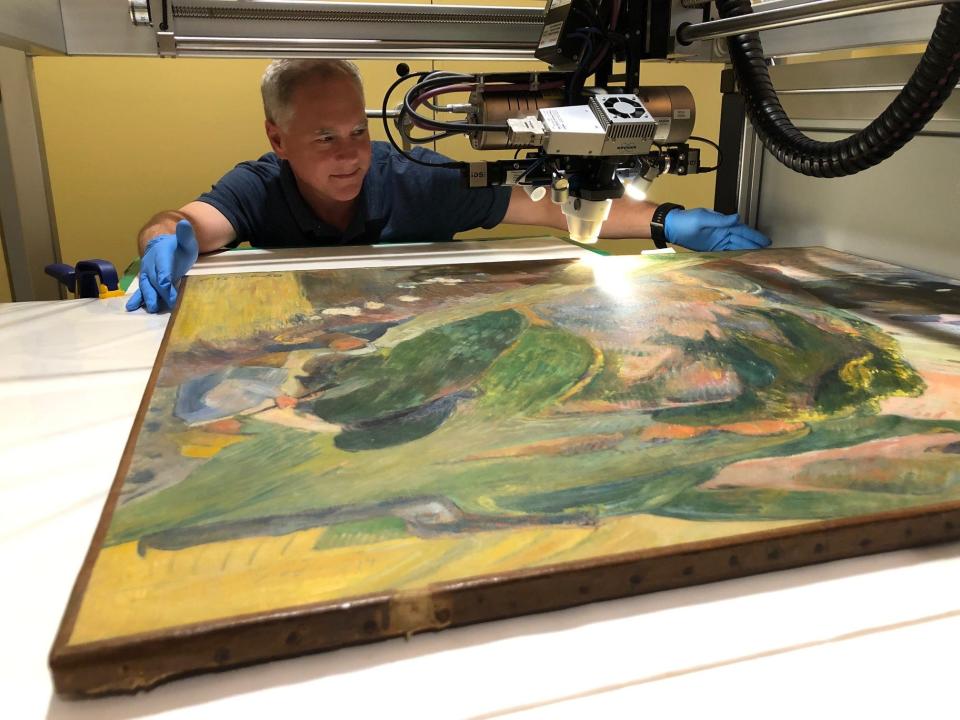 Jeff Fieberg analyzes Paul Gauguin's painting "Above the Sea" as part of his latest project that he will present in Switzerland this summer.