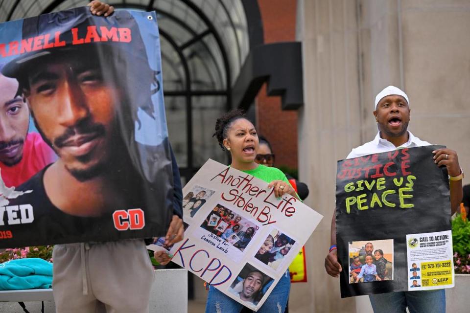 Jalisa Davis of Decarcerate KC, and Anton Washington, joined members of Kansas City Law Enforcement Accountability Project (KCLEAP )to rally outside the Missouri Court of Appeals, Western District, during a hearing Tuesday, Sept. 5.