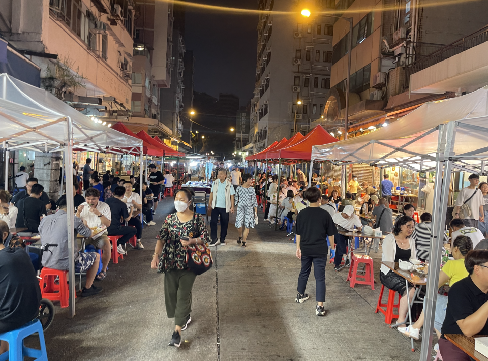 政府推出連串「香港夜繽紛」活動，下月輪到「廟街夜繽紛」接力