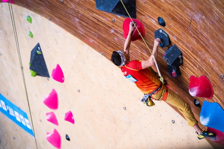 <span class="article__caption">Raul Simon Franco of Spain competes in the men’s Paraclimbing B2 final at The Front Climbing Club during the 2022 IFSC Paraclimbing World Cup in Salt Lake City.</span> (Photo: Daniel Gajda/IFSC)