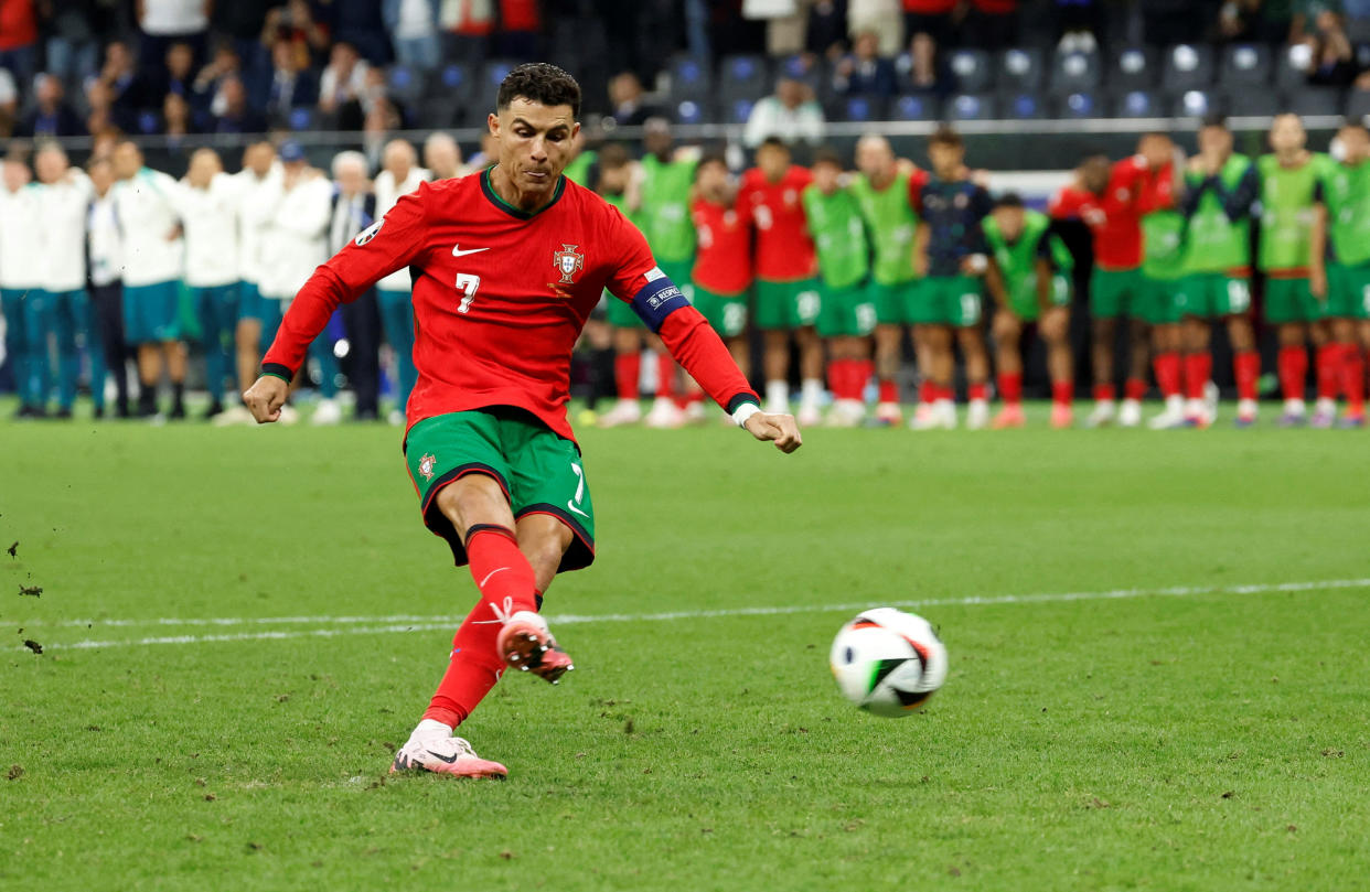 Cristiano Ronaldo und die portugiesische Nationalmannschaft taten sich im Achtelfinale gegen die Slowakei schwerer als gedacht. Nun steht man im Viertelfinale Frankreich gegenüber. (Bild: Reuters)