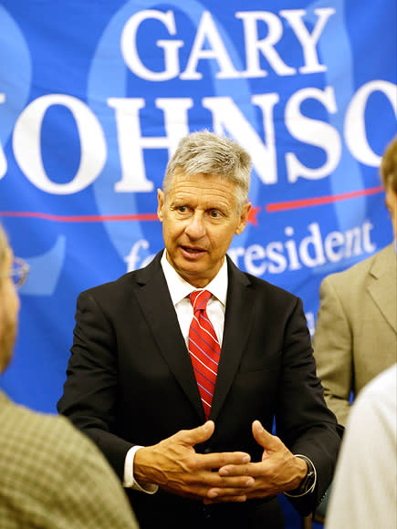 Meet Gary Johnson, the Third Party Presidential Candidate Who's (Literally) Kissing Off Donald Trump| 2016 Presidential Elections, politics, Donald Trump