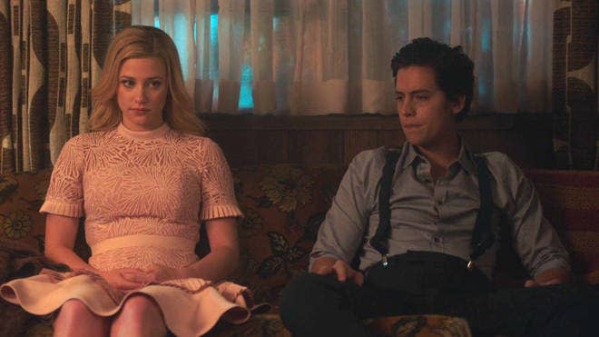 Lilli Reinhart as Betty and Cole Sprouse as Jughead in "Riverdale"