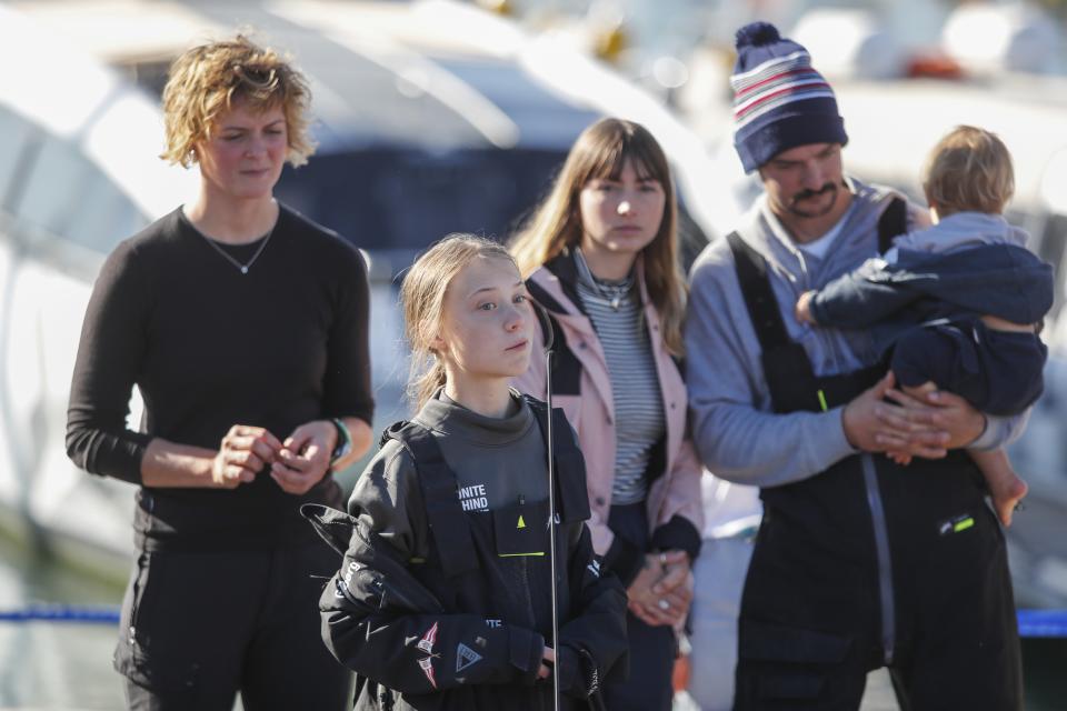 Greta si è spostata via mare perché per scelta non viaggia in aereo, preferendo normalmente mezzi più sostenibili, come in questo caso un catamarano (AP Photo/Armando Franca)