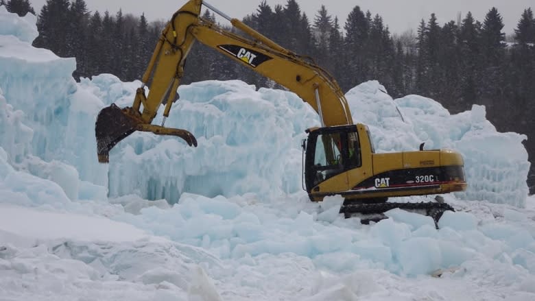 Tearing it down: Wrecking crews storm Edmonton's ice castle