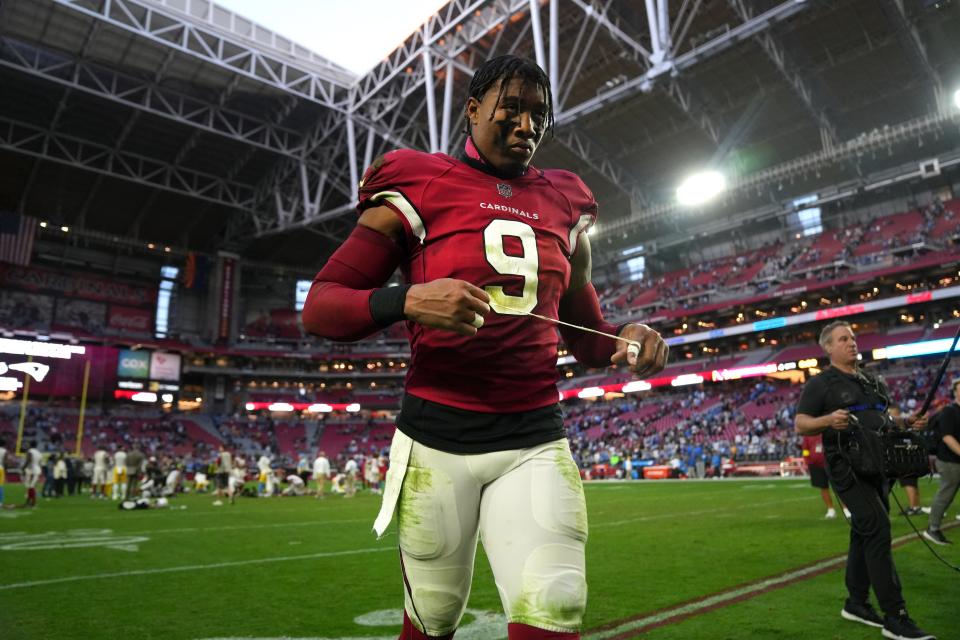 Arizona Cardinals linebacker Isaiah Simmons walks off the field after their 25-24 loss against the Los Angeles Chargers at State Farm Stadium in Los Angeles on Nov. 27, 2022.