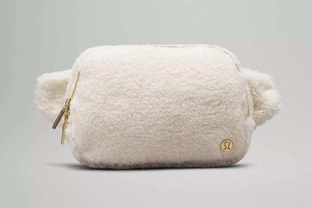 Lululemon Everywhere Fleece Belt Bag Crossbody Bag Black in Textured Fleece  with Gold-tone - US