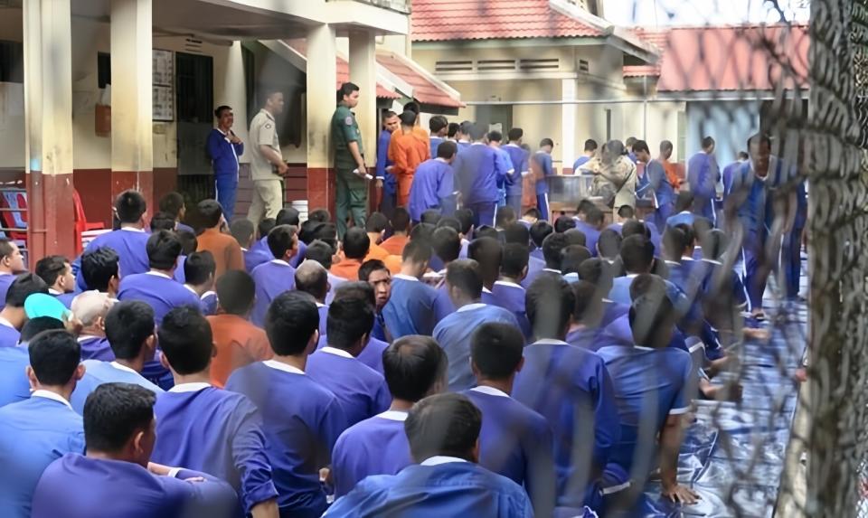 臉書粉專「泰國清邁象」找到許多與柬埔寨監獄相關訊息，內部人滿為患，生存環境不佳。翻攝自泰國清邁象臉書