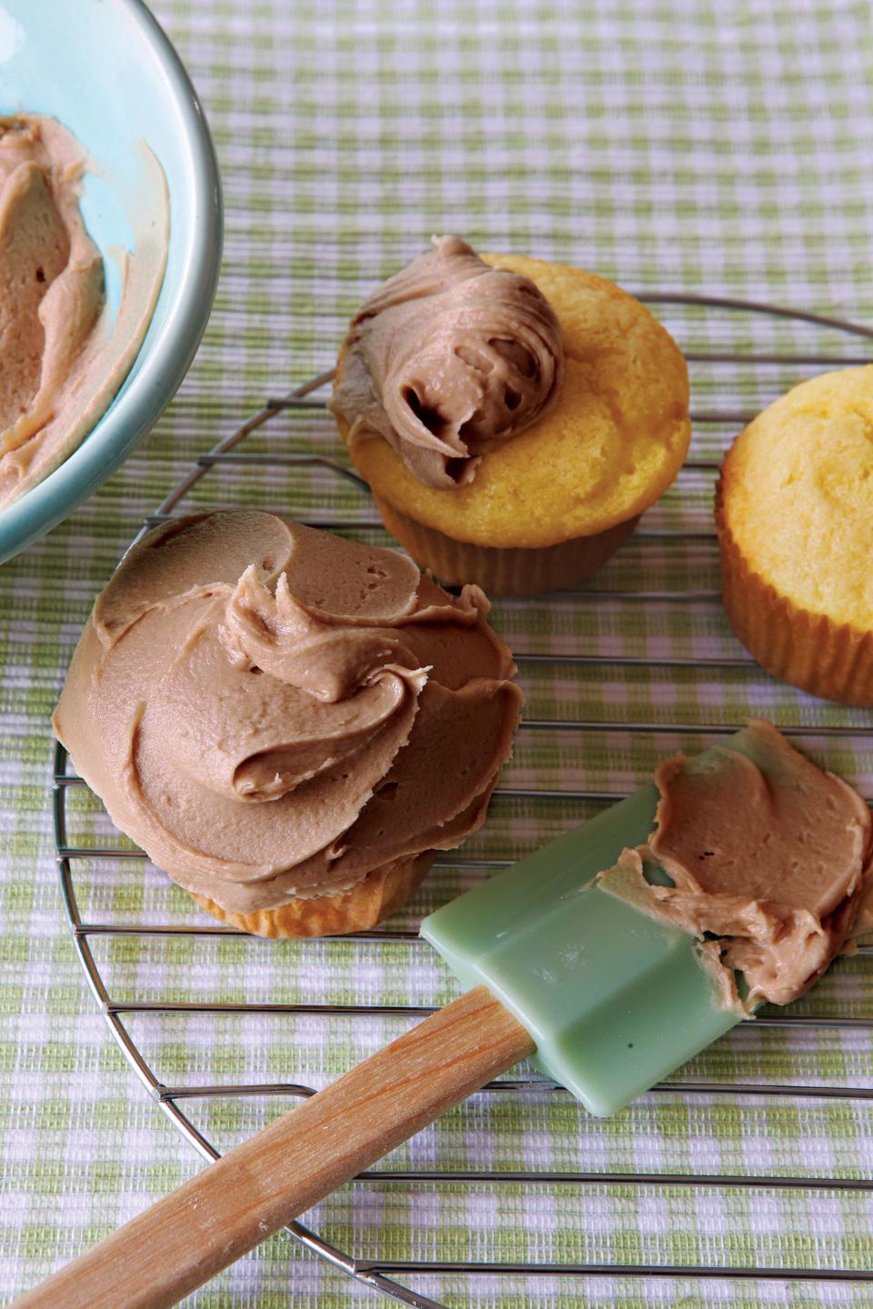 Old-Fashioned Caramel Cupcakes