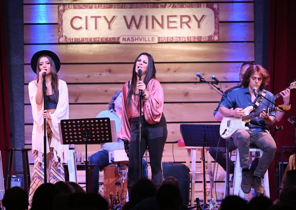 Sara Evans with daughter Olivia and son Avery