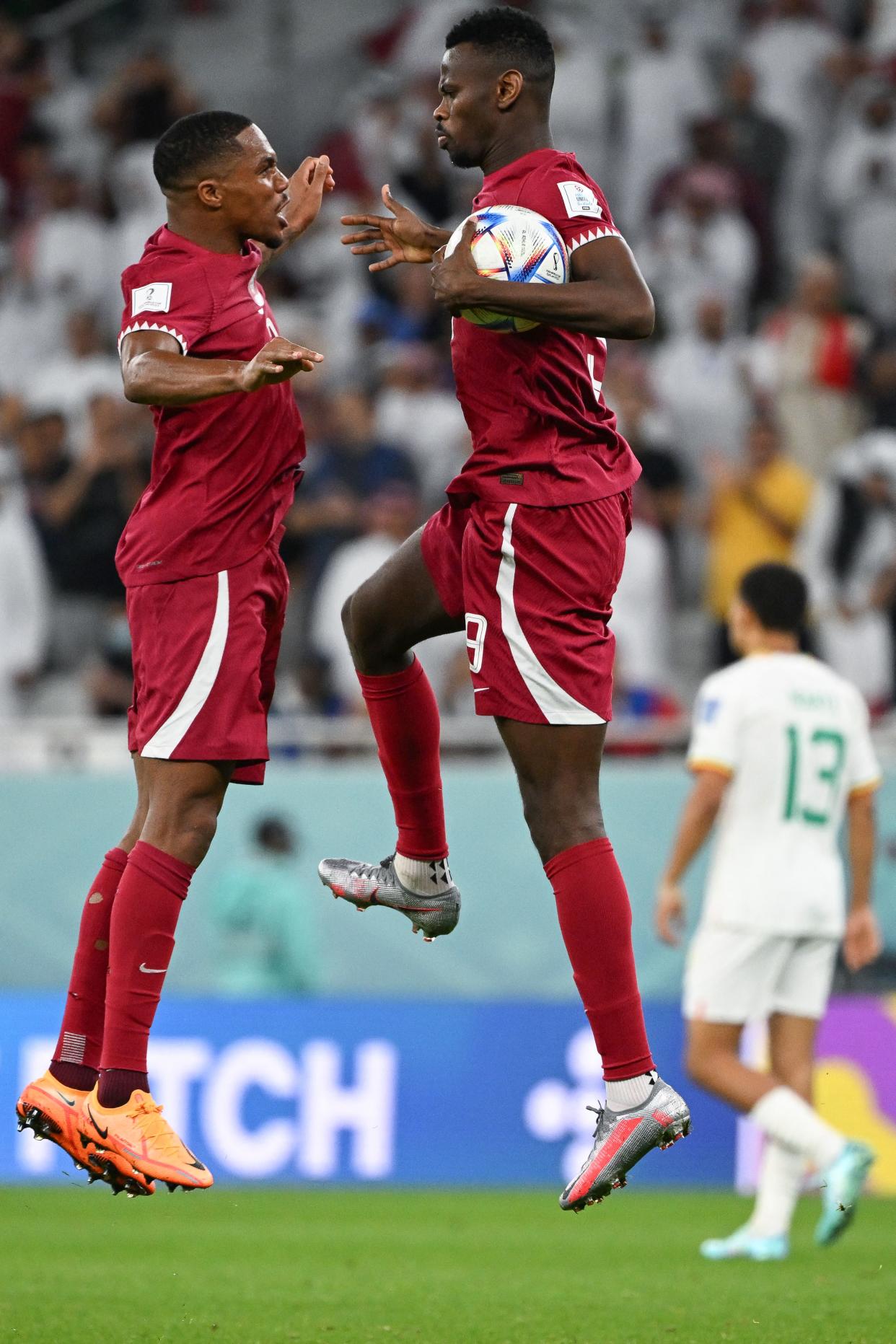 Qatar solo regaló una alegría en su juego contra Senegal, anotar el primer gol en su historia en Copas del Mundo. (Foto: OZAN KOSE/AFP via Getty Images)