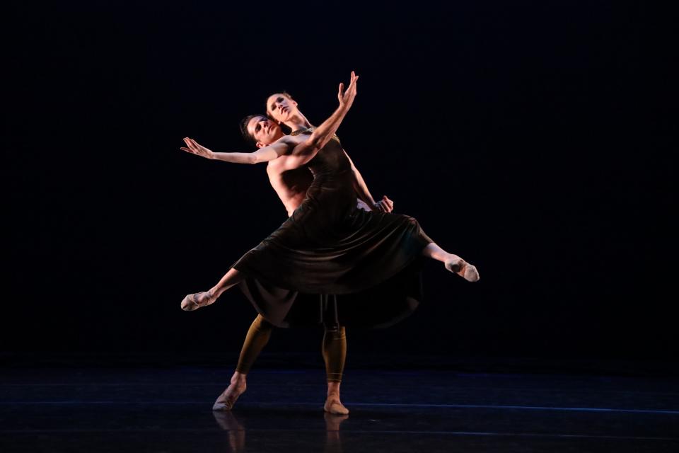 Danielle Brown and Marcelo Gomes dancing in Paul Taylor’s “Brandenburgs” for The Sarasota Ballet.