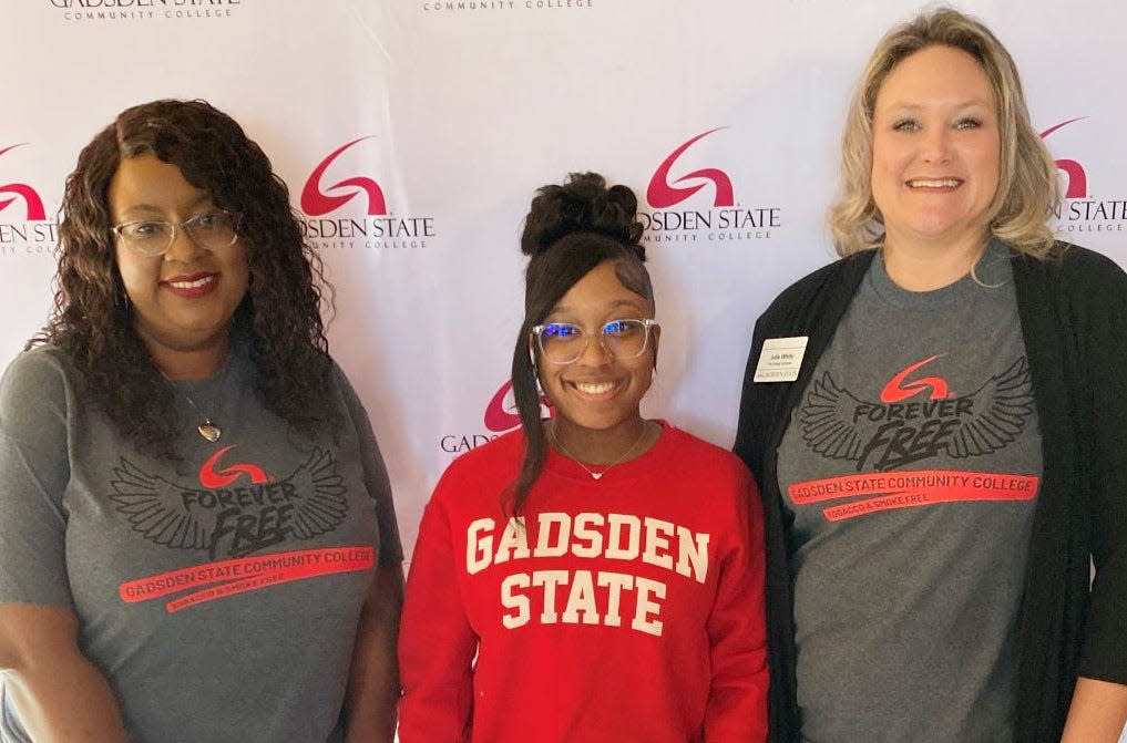 Student leader Ashiureah Smith, center, introduced the Forever Free anti-smoking and vaping initiative at the recent Gadsden State Convocation for faculty and staff. She is pictured with GSCC instructors and co-leaders of Forever Free, Yolanda Monroe-Robinson, left, and Julie White. 