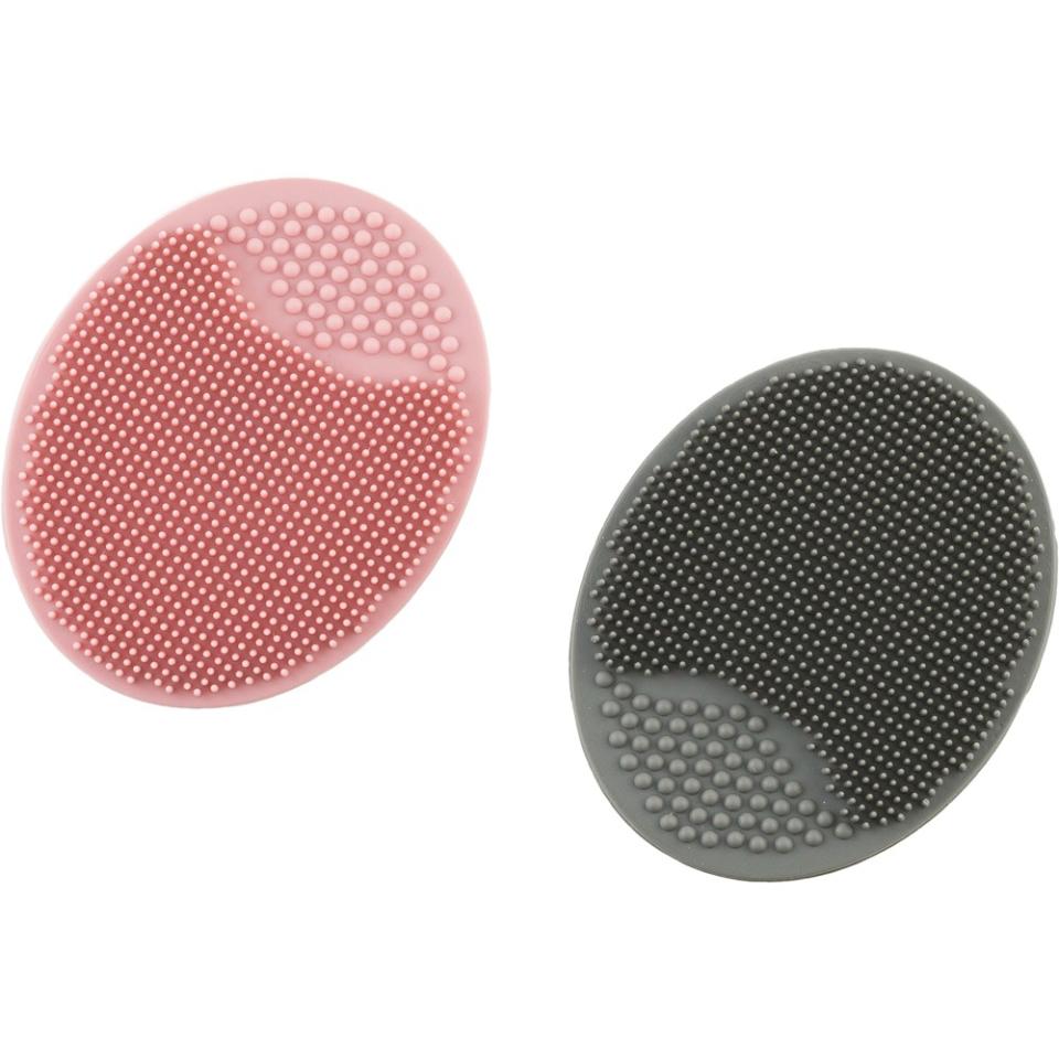 <p><a href="https://go.redirectingat.com?id=74968X1596630&url=https%3A%2F%2Fwww.target.com%2Fp%2Fjaponesque-facial-cleansing-silicone-scrubber-tool%2F-%2FA-86801104&sref=https%3A%2F%2Fwww.harpersbazaar.com%2Fbeauty%2Fskin-care%2Fg60166605%2Fbest-facial-cleansing-brushes%2F" rel="nofollow noopener" target="_blank" data-ylk="slk:Shop Now;elm:context_link;itc:0;sec:content-canvas" class="link ">Shop Now</a></p><p>Facial Cleansing Silicone Scrubber Tool</p><p>target.com</p><p>$5.00</p>