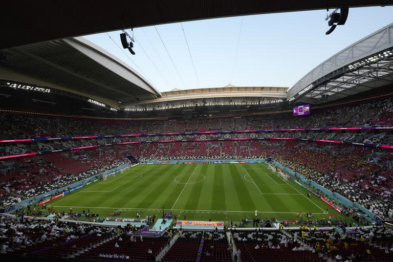 El Estadio Al-Bayt, en la previa de la ceremonia inaugural del Mundial Qatar 2022