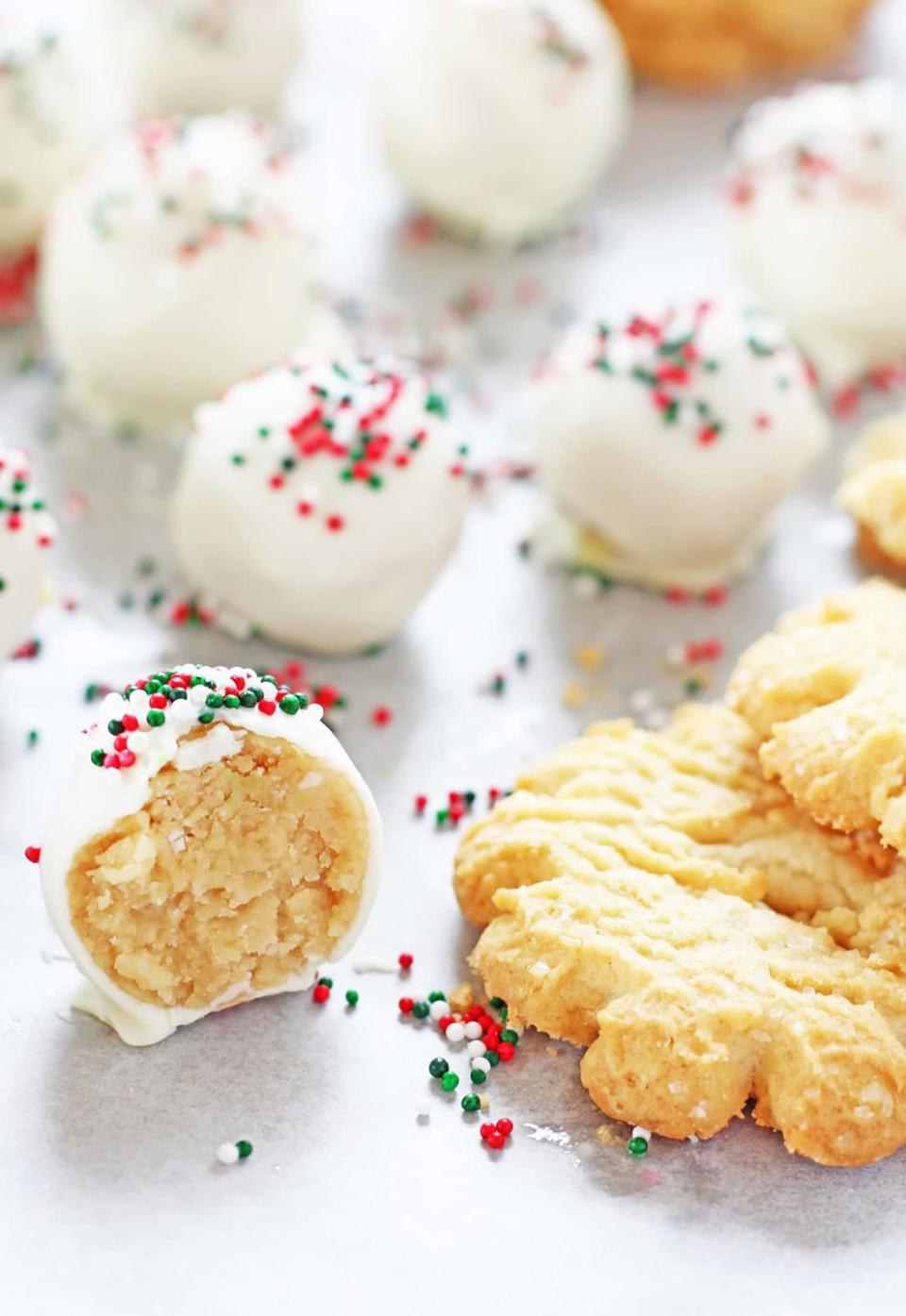 Christmas Sugar Cookie Truffles