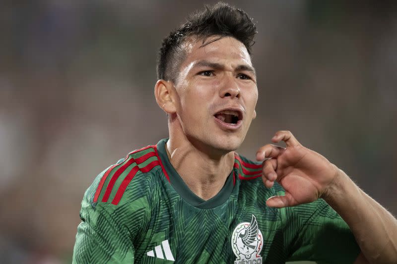 Hirving Lozano celebra tras anotar el gol del triunfo de México ante Perú