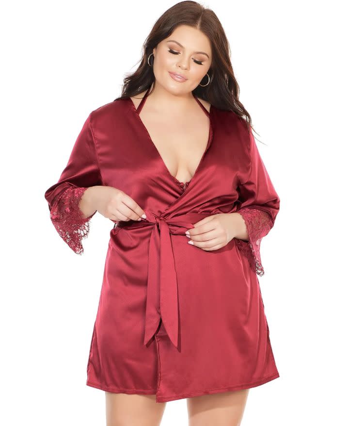 It comes in one size only. <a href="https://fave.co/2Wrf6Sg" target="_blank" rel="noopener noreferrer">Find it for $42 at Bare Necessities</a>.