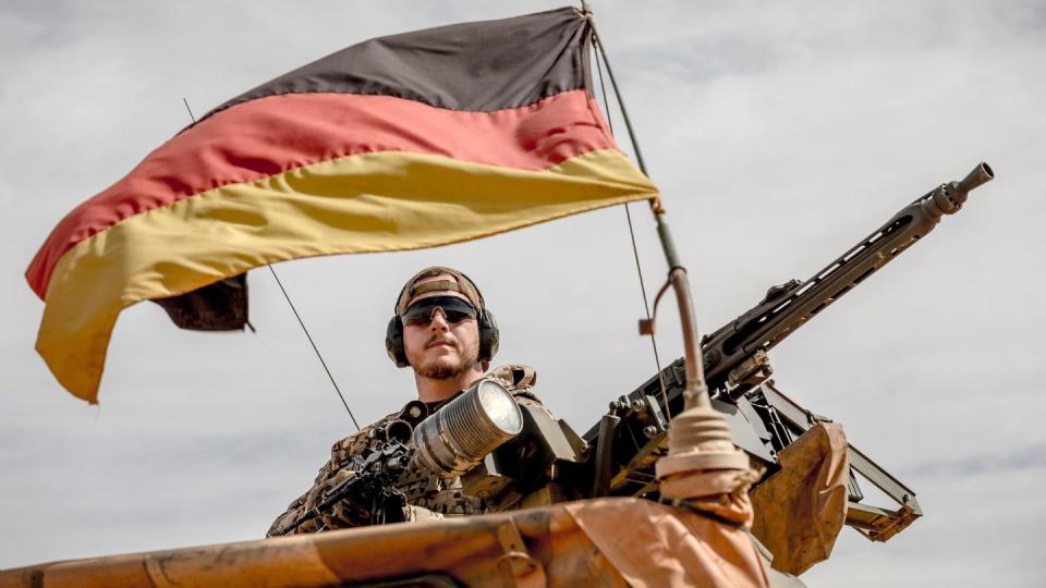 Die Bundesregierung will mehr Soldaten nach Mali in Westafrika schicken.