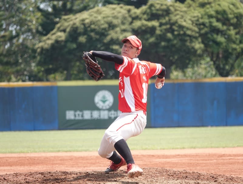 U18東岸聯盟  普門李致霖投7局無安打 U18東岸聯盟棒球錦標賽普門中學高三王牌投手李致 霖（圖）4日先發展現出色投球能力，讓玉里高中打 者一籌莫展，沒辦法從他手中敲出安打，完投7局無 失分，率隊以4比0搶勝。 中央社記者謝靜雯攝  113年4月4日 