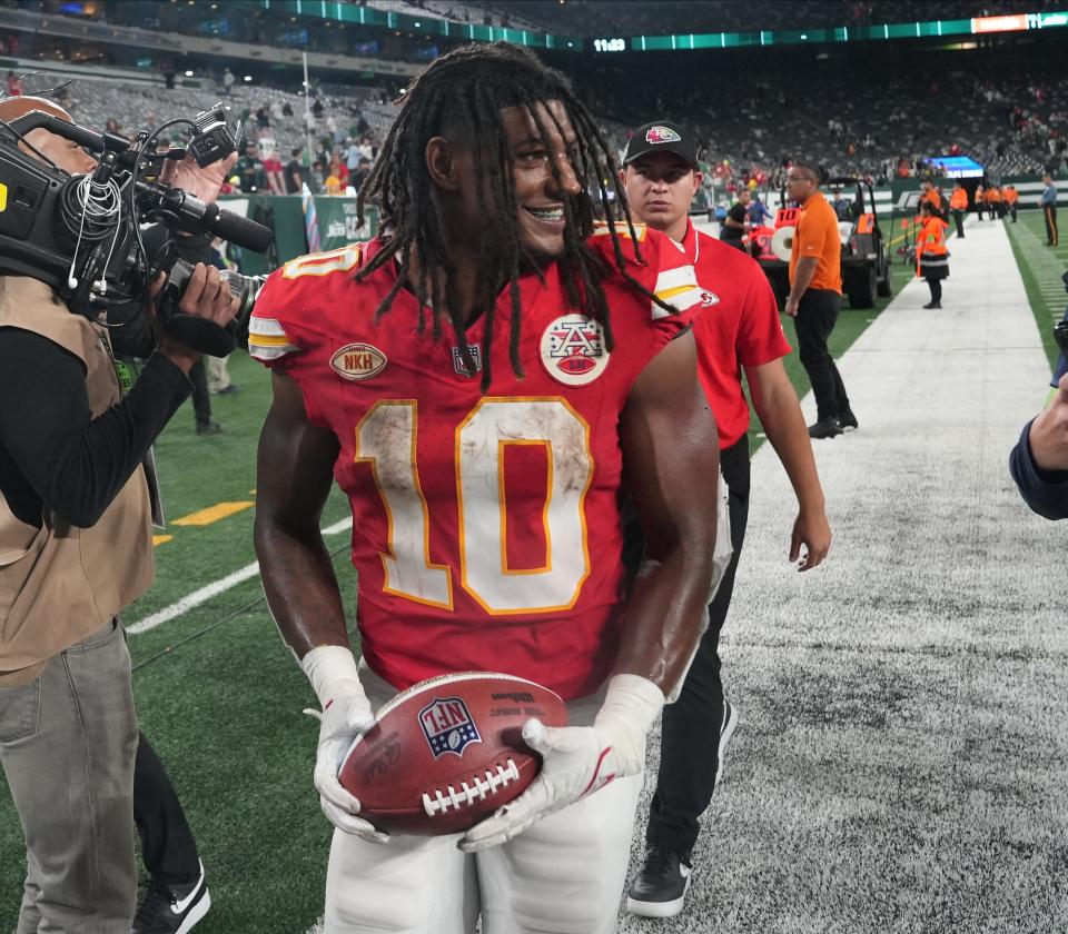 East Rutherford, NJ Ñ October 1, 2023 Ñ Isiah Pacheco of the Chiefs at the end of the game. The New York Jets host the Kansas City Chiefs at MetLife Stadium in East Rutherford, NJ on October 1, 2023.