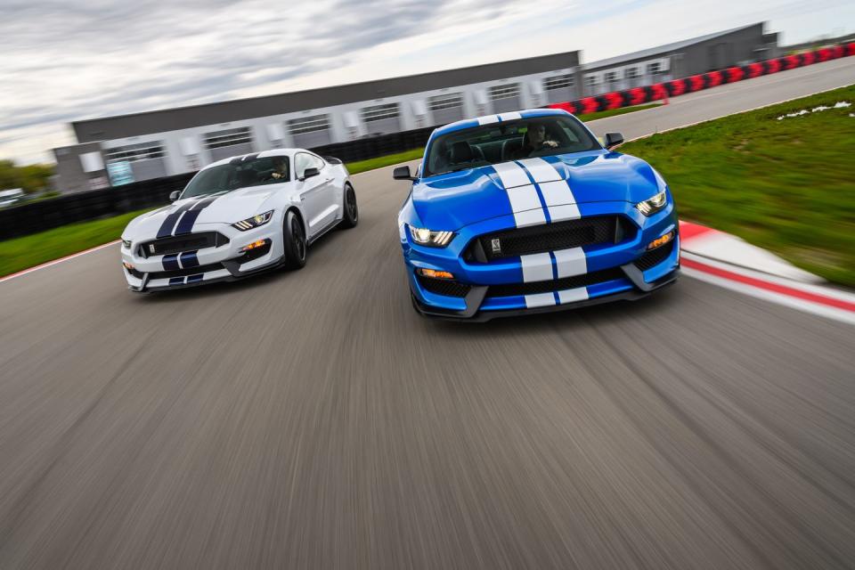 Photos of the 2019 Ford Mustang Shelby GT350