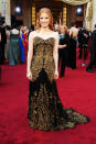 Jessica Chastain trägt eine Robe, die einem Kunstwerk gleicht. Das schwarze Kleid ist über und über mit goldenen Ornamenten bestickt. Jessica ist als beste Nebendarstellerin für ihre Rolle in "The Help" nominiert.