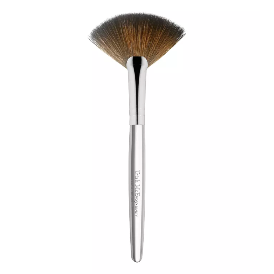 Trish McEvoy #62 Fan Brush