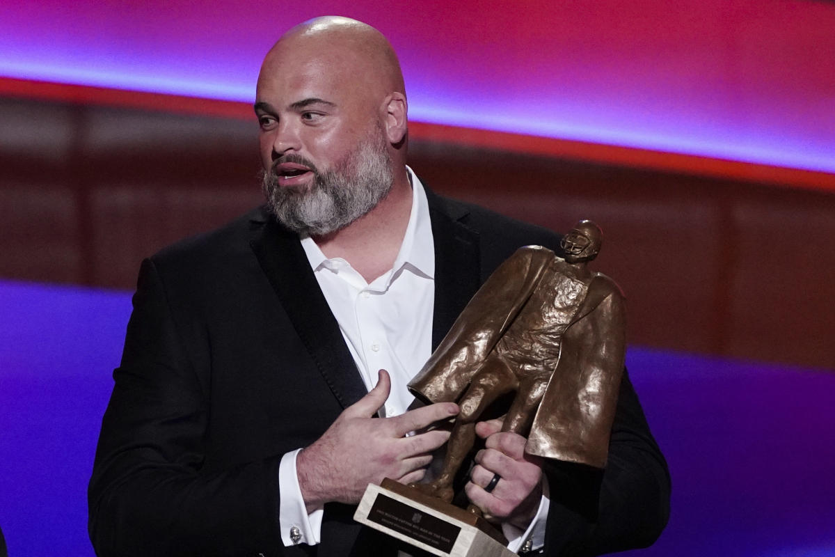 Andrew Whitworth - Rams - 2020 Man of the year nominee