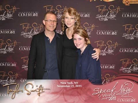 A 13-year-old Annie Blackman (right) with her dad and Taylor Swift