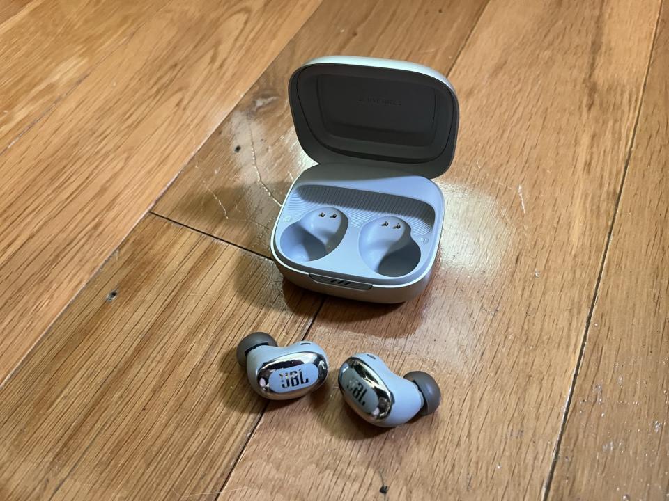 JBL Live Free 2 Earbuds Featured Image