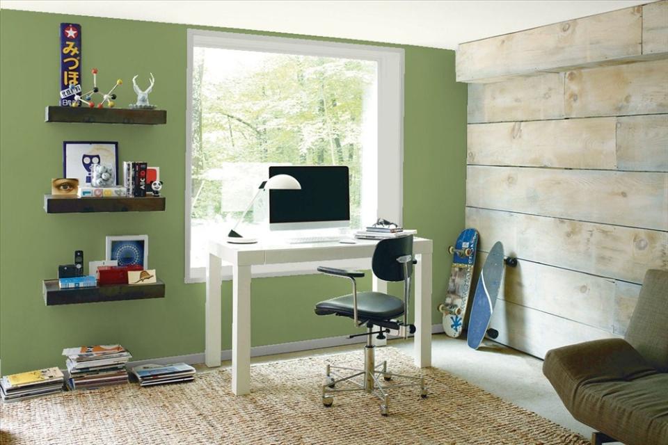 Benjamin Moore's Forest Hills Green