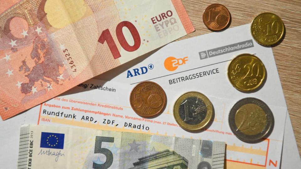 Der Rundfunkbeitrag könnte zum Jahr 2021 auf 18,36 Euro steigen.